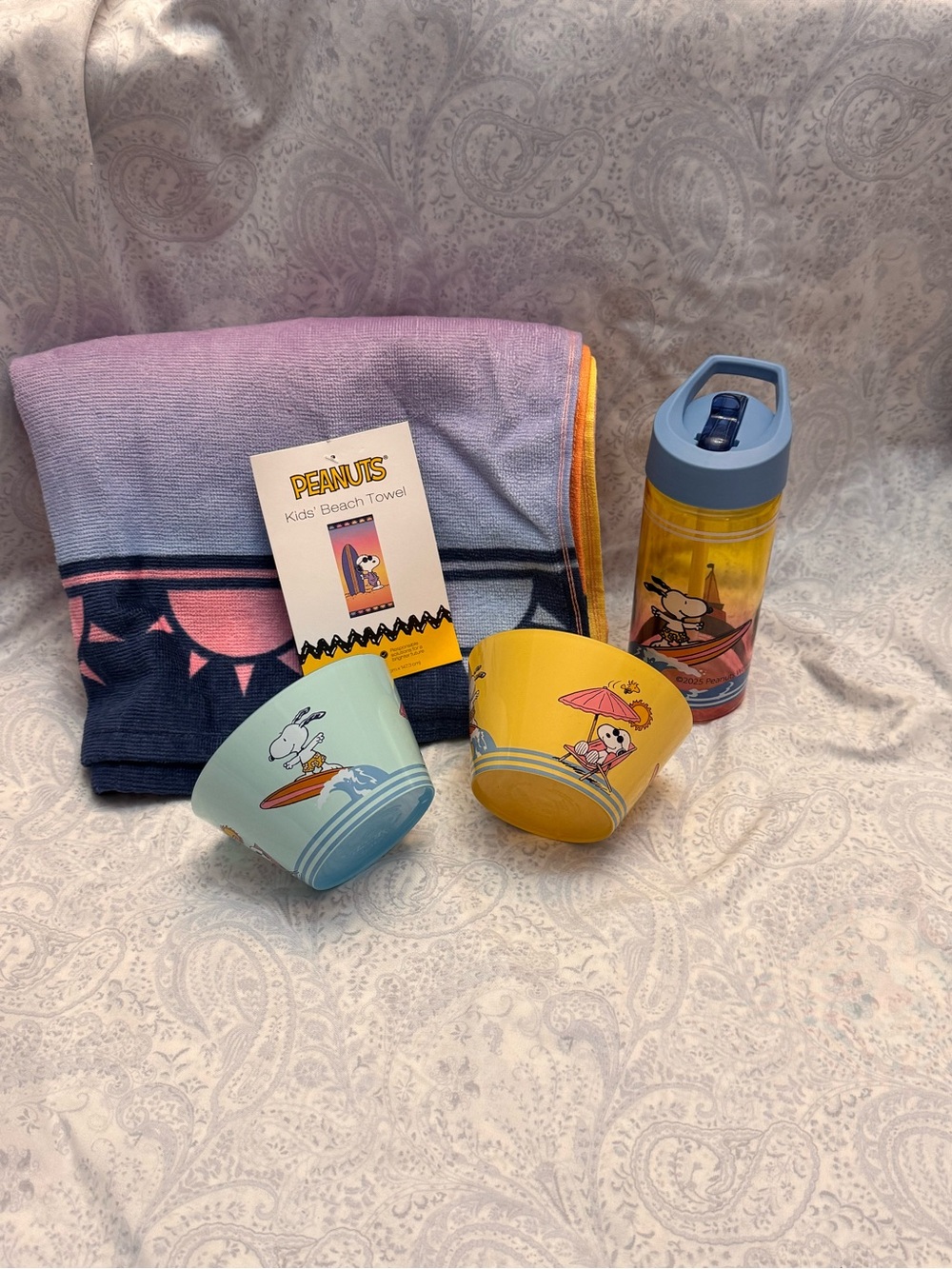 Peanuts Snoopy Beach Pool Bath Towel, 2 snack bowls & 16 oz Straw Bottle